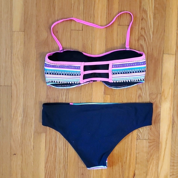 Patterned bikini - Picture 2 of 2